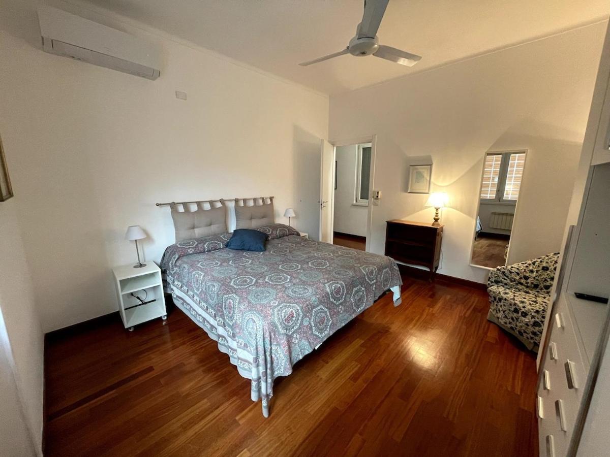 Desy Vatican House Apartment *