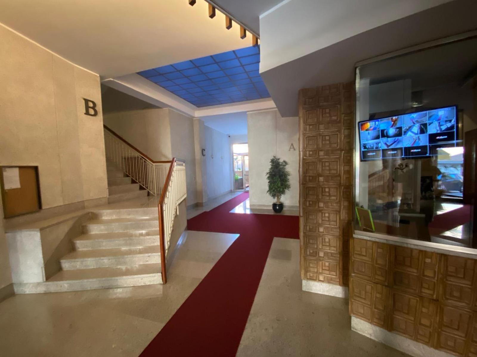 Desy Vatican House *